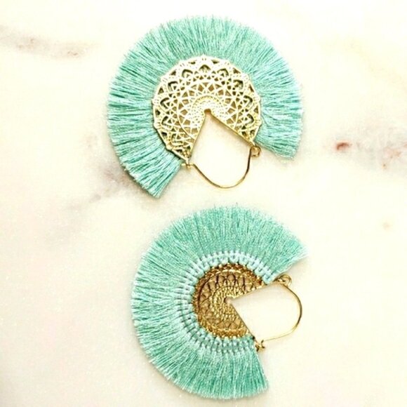 New Gold Green Filigree Silk Hoop Earrings - Picture 3 of 4